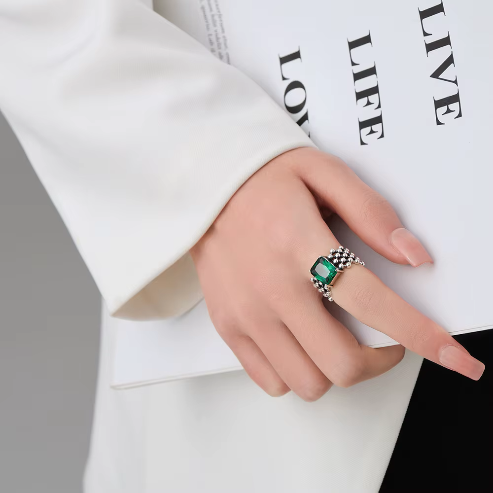 Bague en argent regardé 925 avec pierre verte unique pour femme