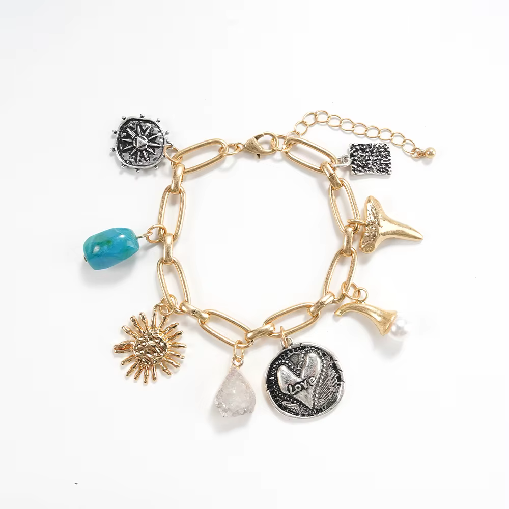 Bracelet artisanal avec breloque et pierre