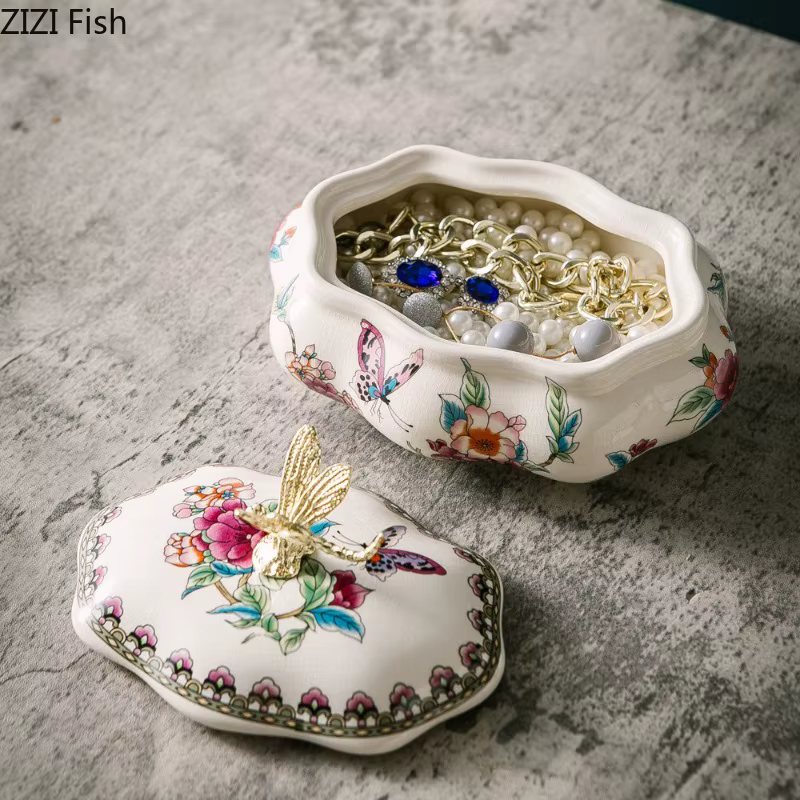 Boîte à bijoux en céramique vintage