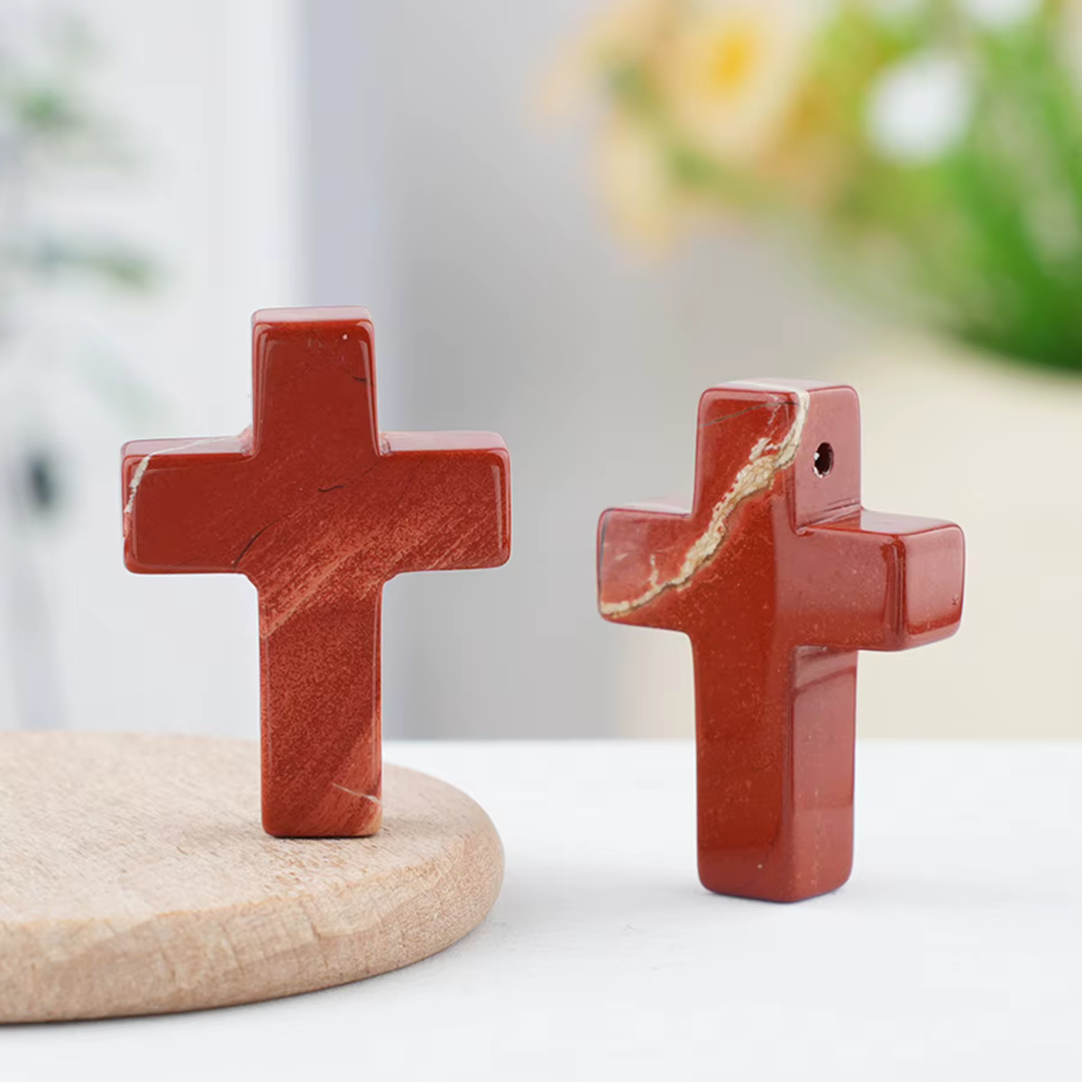 Collier pendentif en jaspe rouge 22x30mm en forme de croix