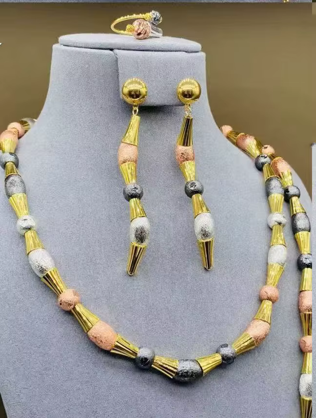 Parure de bijoux en perles de bambou africaines plaquée or 24 carats pour femme