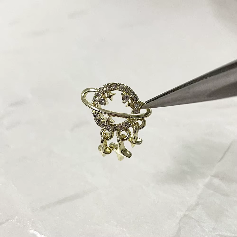 -Golden Saturn-Various Lover Planets' Ring Jewelry Minus Zircon Diamants Inlay Charms Saint-Valentin Saturne 3D Nail Art Pendentif 404