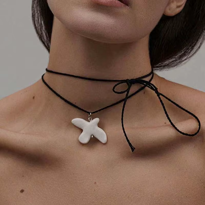 Collier et boucles d'oreilles avec pendentif colombe de la paix blanche pour femmes