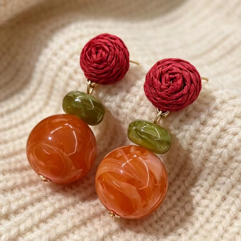 Boucles d'oreilles pendantes en perles acryliques en forme de fleur de raphia pour femmes