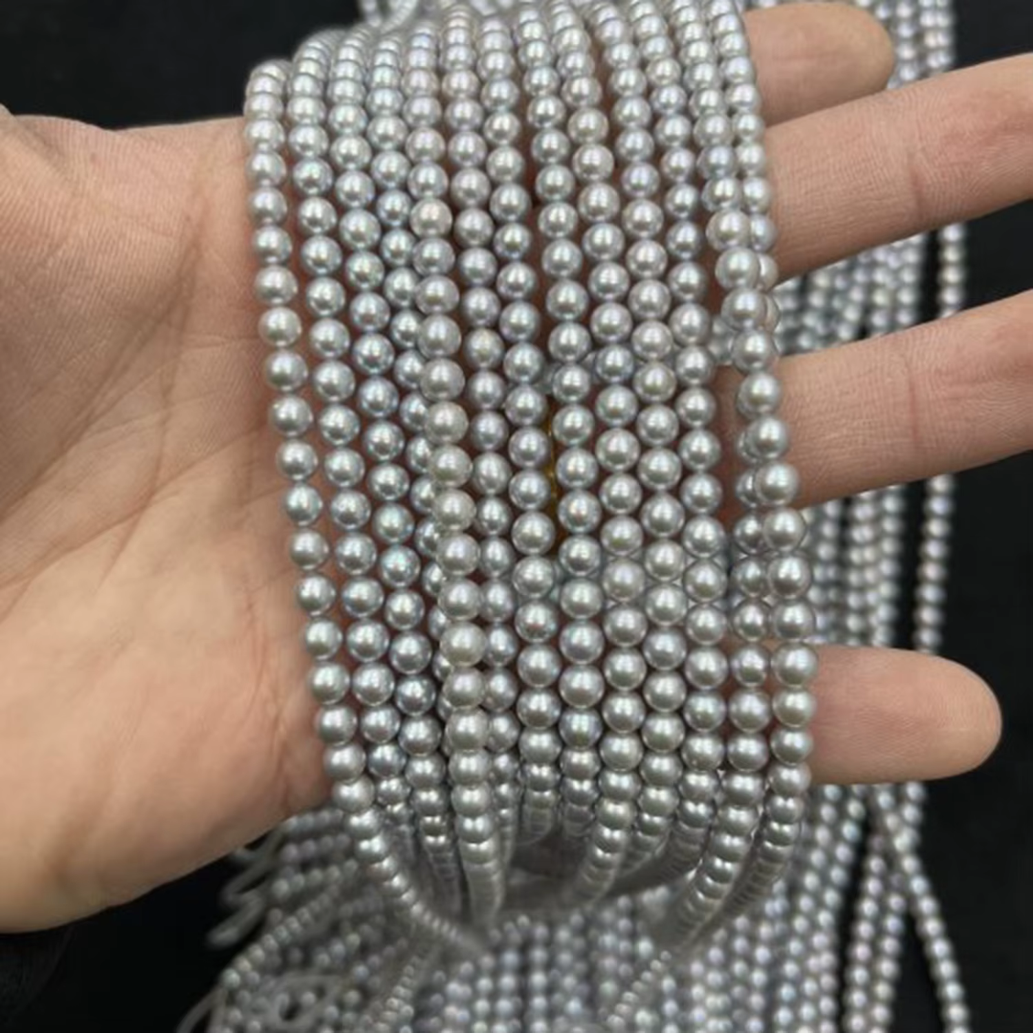 Collier de perles d'eau douce naturelles rondes grises 4-5mm