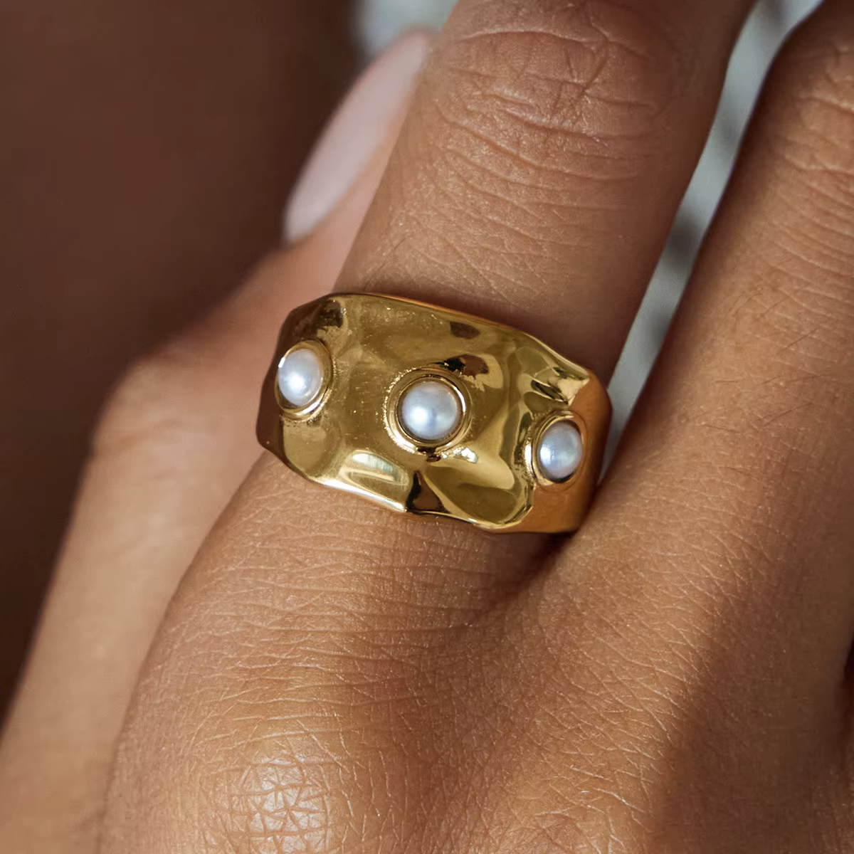 Uworld classique minimaliste 18K couleur or plaqué incrustation verre perle large anneau étanche en acier inoxydable femmes bijoux cadeau col
