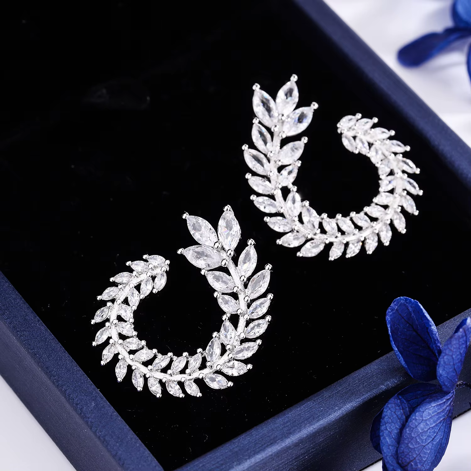 Personnalité créative feuille strass boucles d'oreilles géométrique grandes