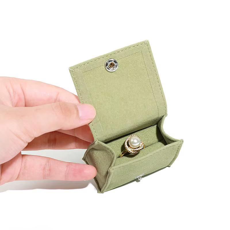 Boîte à bijoux en velours