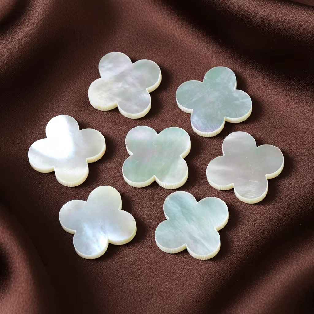 Perles de trèfle en forme de nacre