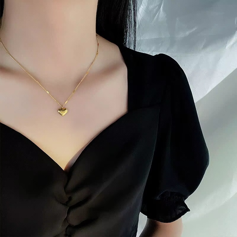 Collier couleur or, 1 pièce