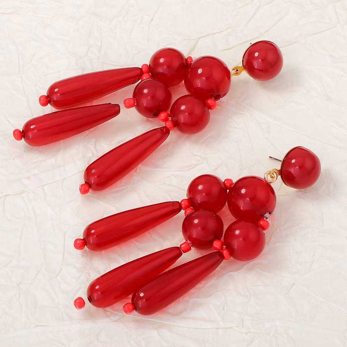 Boucles d'oreilles pendantes vintage en résine rouge perlée pour femmes