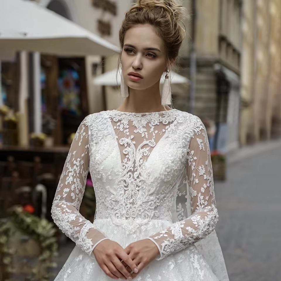 Robes de mariée, robe de mariée avec appliques et drapés pour femmes