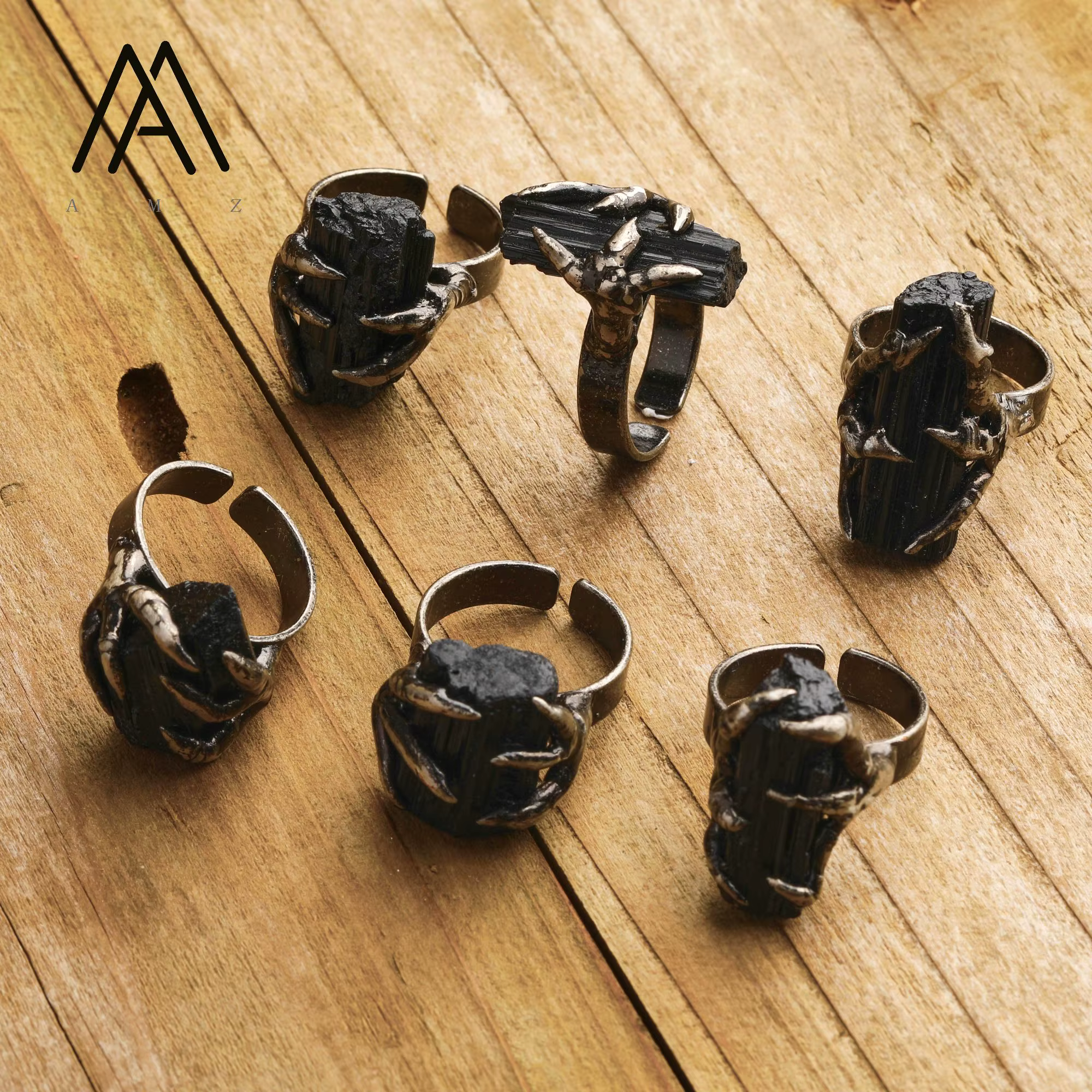 Bague en tourmaline noire griffante