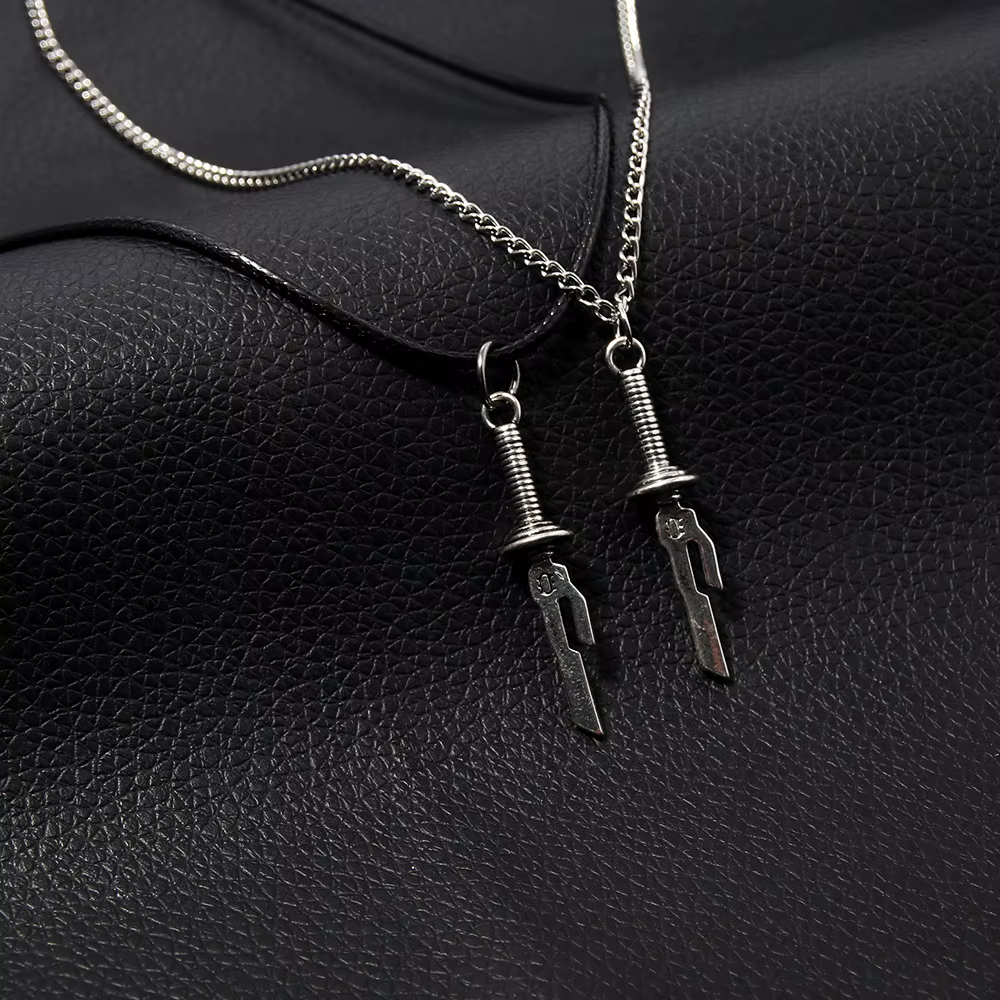 Anime Jujutsu Kaisen Fushiguro Toji épée collier lance de Tianri couteau pendentif Cosplay colliers pour unisexe tour de cou bijoux