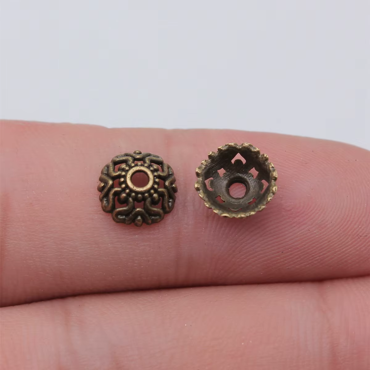 100 pièces de capuchons de perles 9x9mm (0