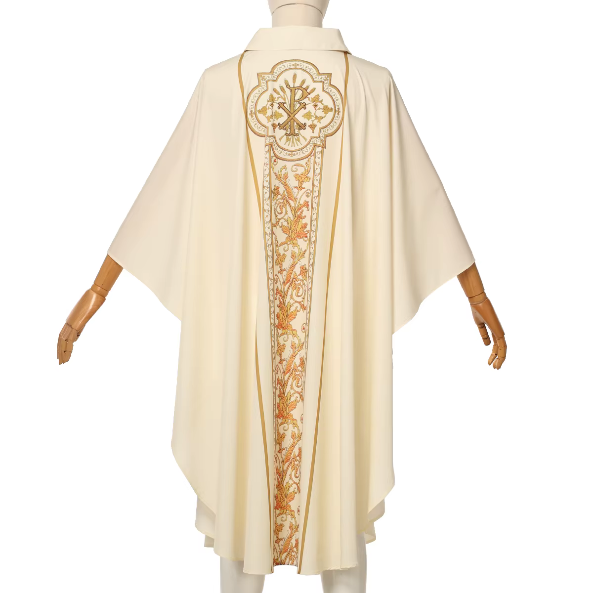 Chasuble de célébrant, Vêtements liturgiques