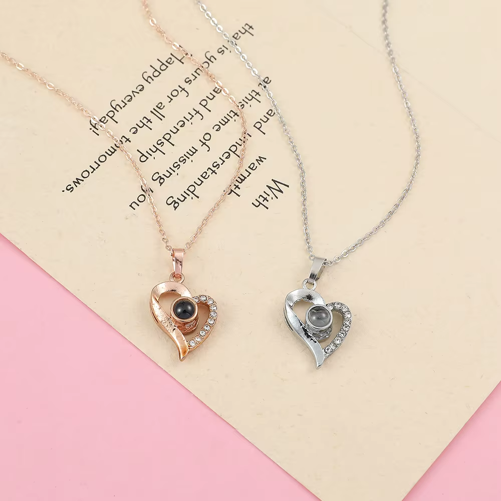Collier 'Je t'aime' en 100 langues - Pendentif cœur multilingue