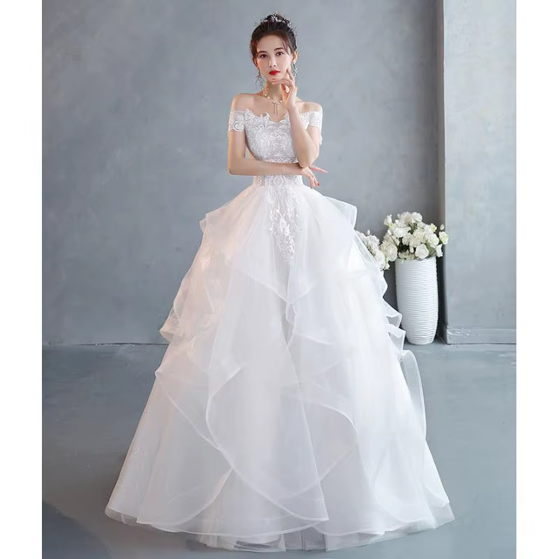 Robe de mariée élégante asymétrique épaule dénudée