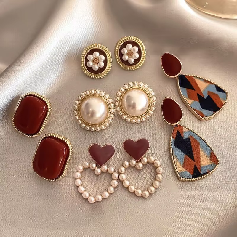 Boucles d'oreilles clous carrées émaillées bordeaux vintage pour femme