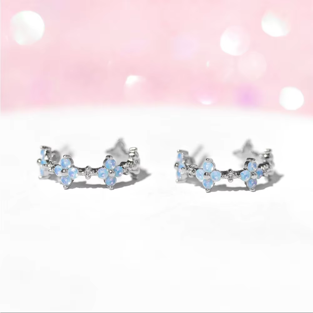 Boucles d'oreilles trèfle couleur or Ins
