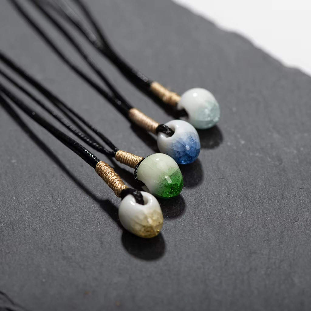 Collier Simple en Céramique Craquelée de Glace