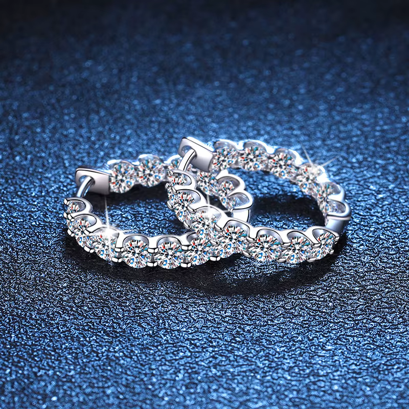 Boucles d'oreilles à tige à vis Moissanite