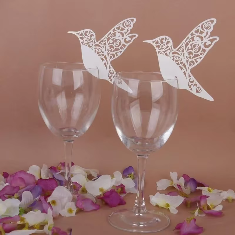 Cartes de nom de table de mariage colibris