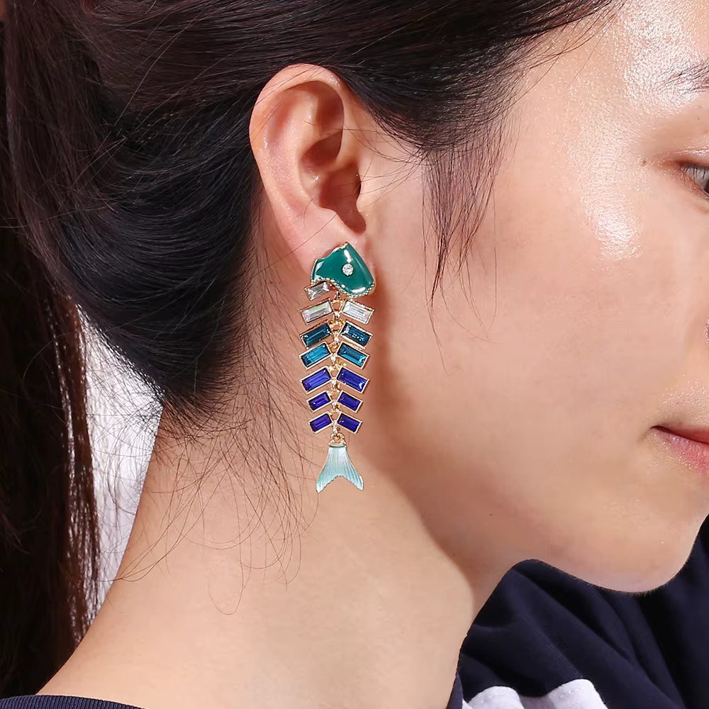 Bijoux de déclaration, accessoires d'été