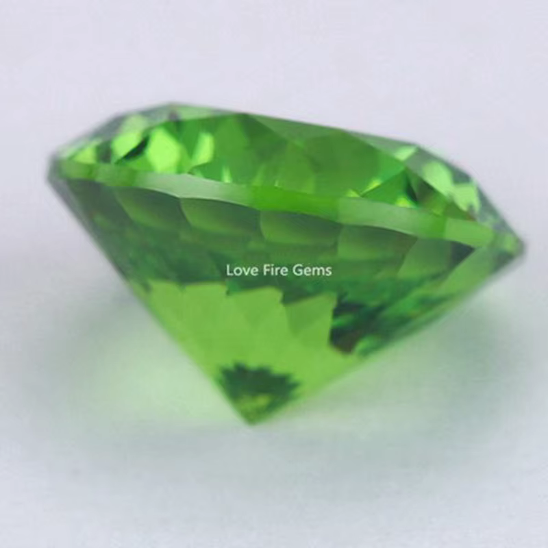 Pierre précieuse émeraude verte Tsavorite naturelle
