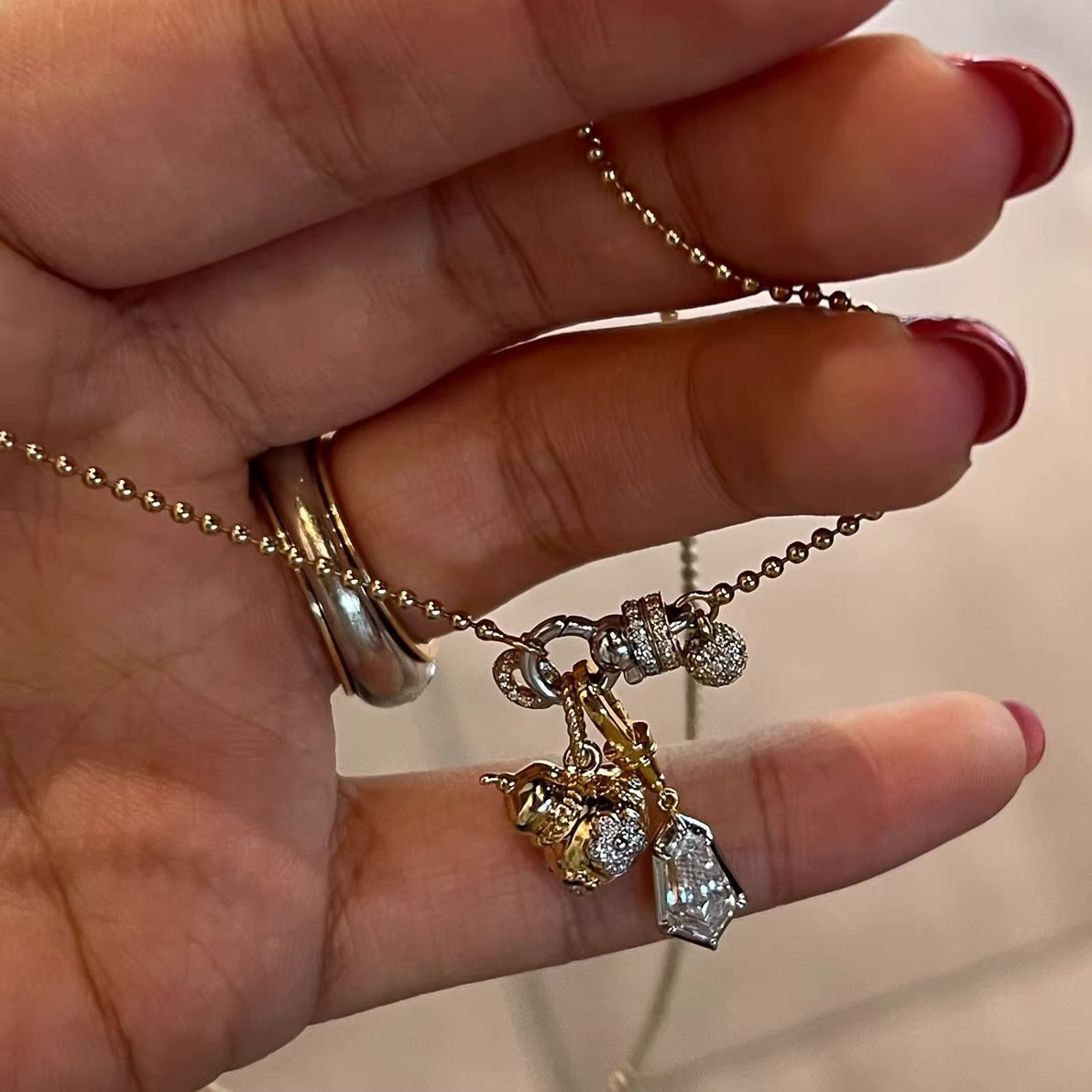Collier multi-pendentif brillant à la mode pour femmes