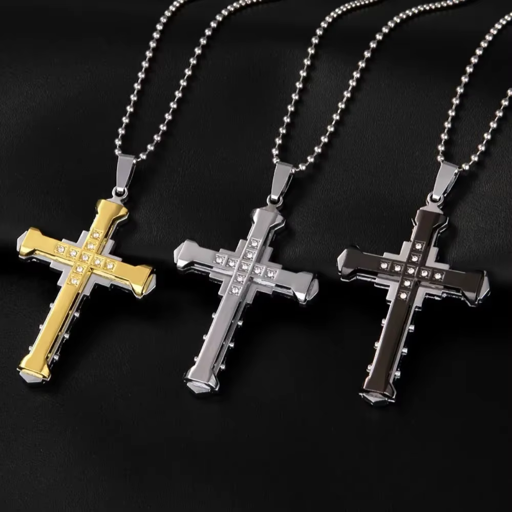 Pendentif Croix de Jésus en Cristal 2026 Nouveau style masculin Simple et tendance Articles de mode Bijoux en acier Choix idéal pour les fêtes