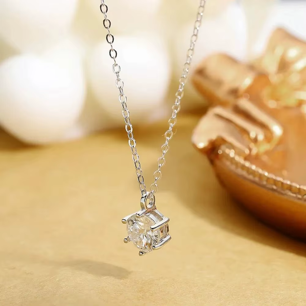 Collier avec Pendentif en Moissanite 1 Carat pour Femme