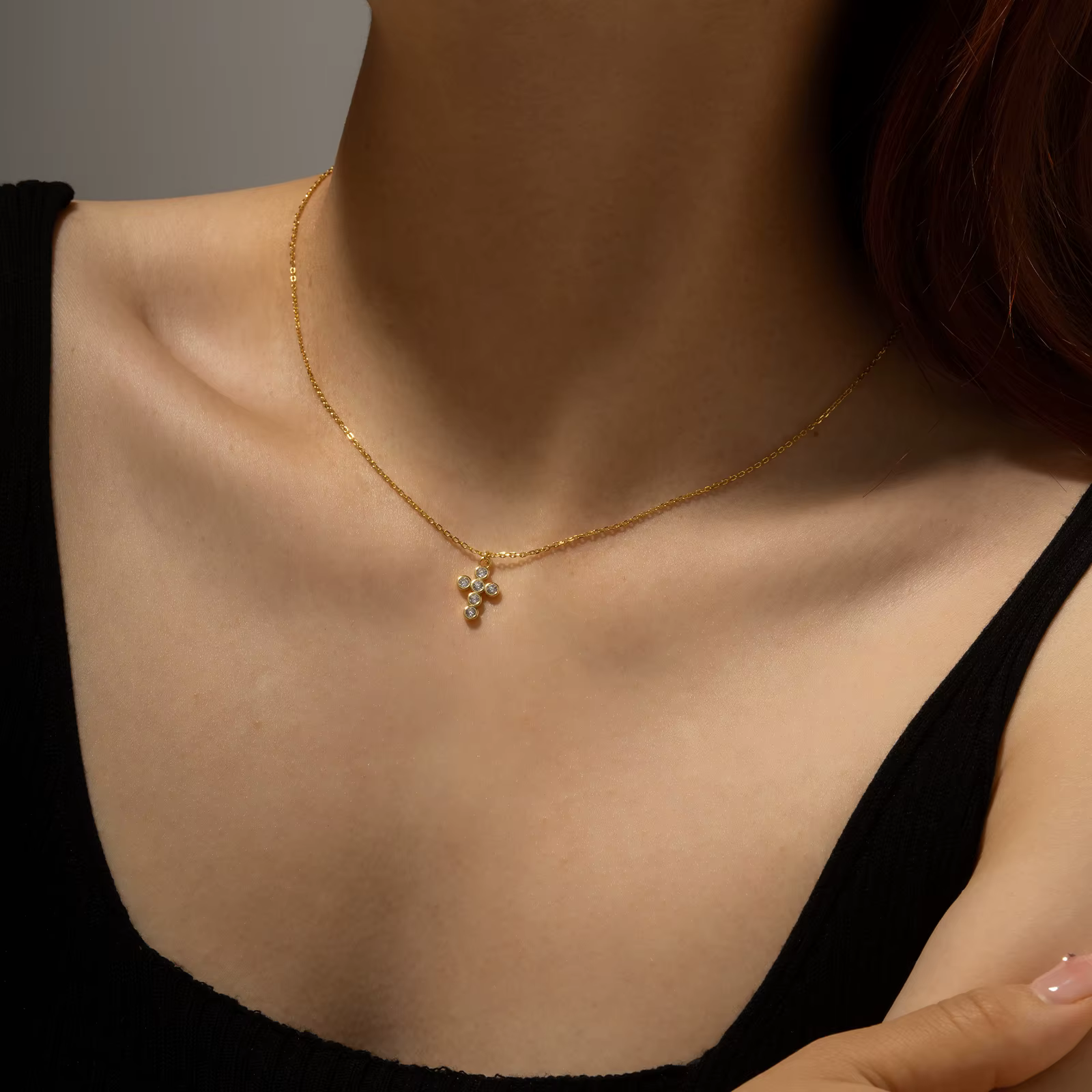 Collier en argent regardé 925 avec croix transparente pour femme
