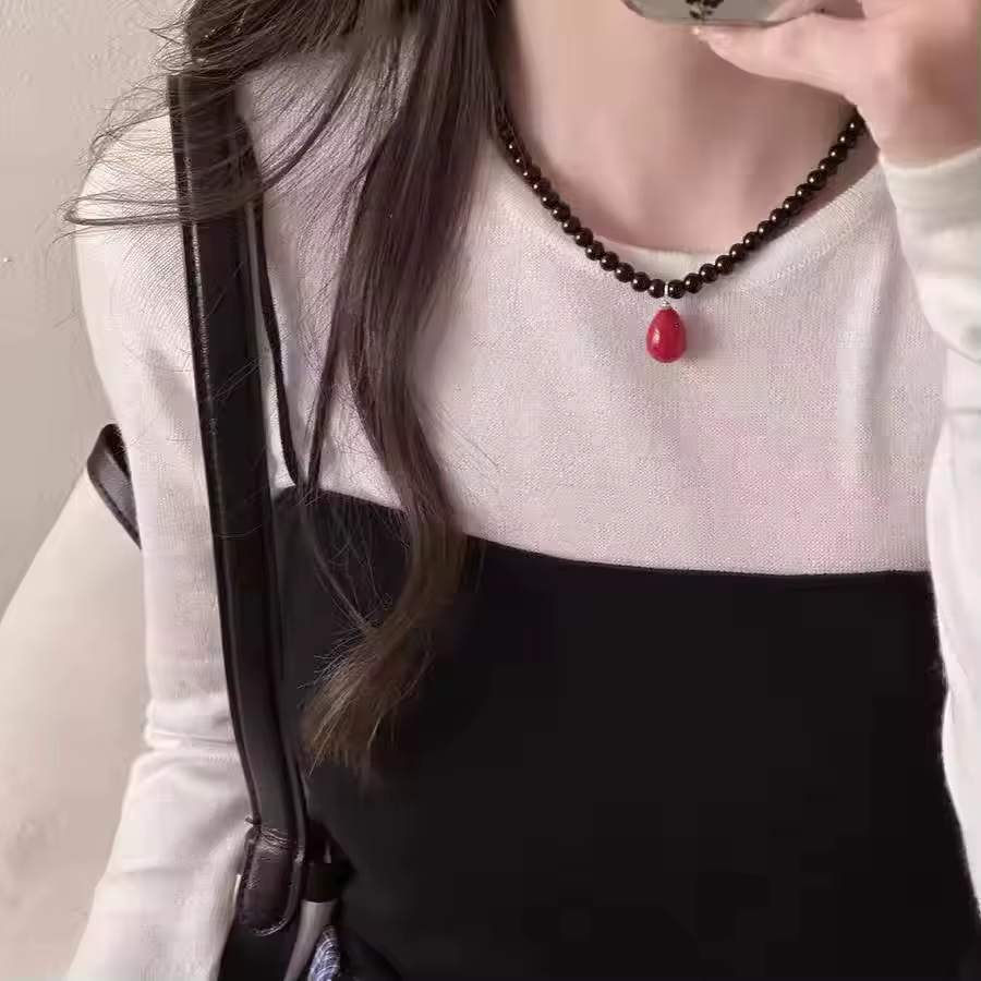 2025 Kpop à la mode perles rouges colliers ras du cou pour les femmes fleur pull chaîne collier esthétique automne hiver bijoux accessoires