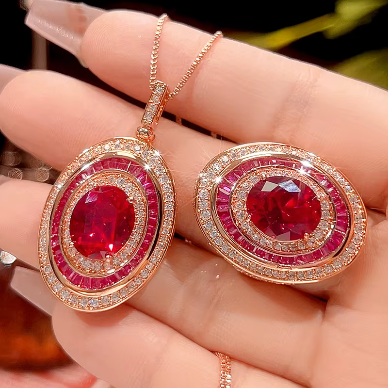 Collier ovale en rubis rouge plaqué or Rose