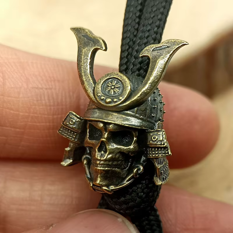 Casque tête de crâne de samouraï japonais