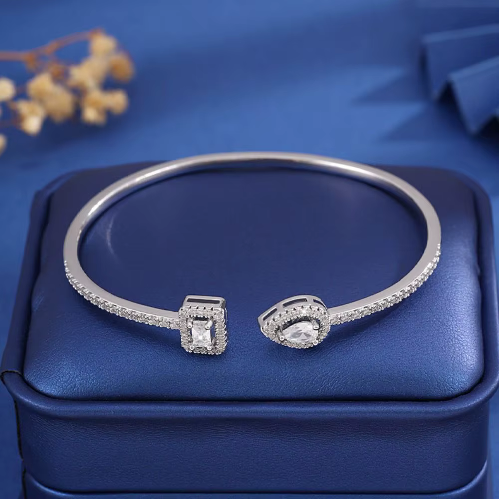 Bracelet manchette en zircon cubique
