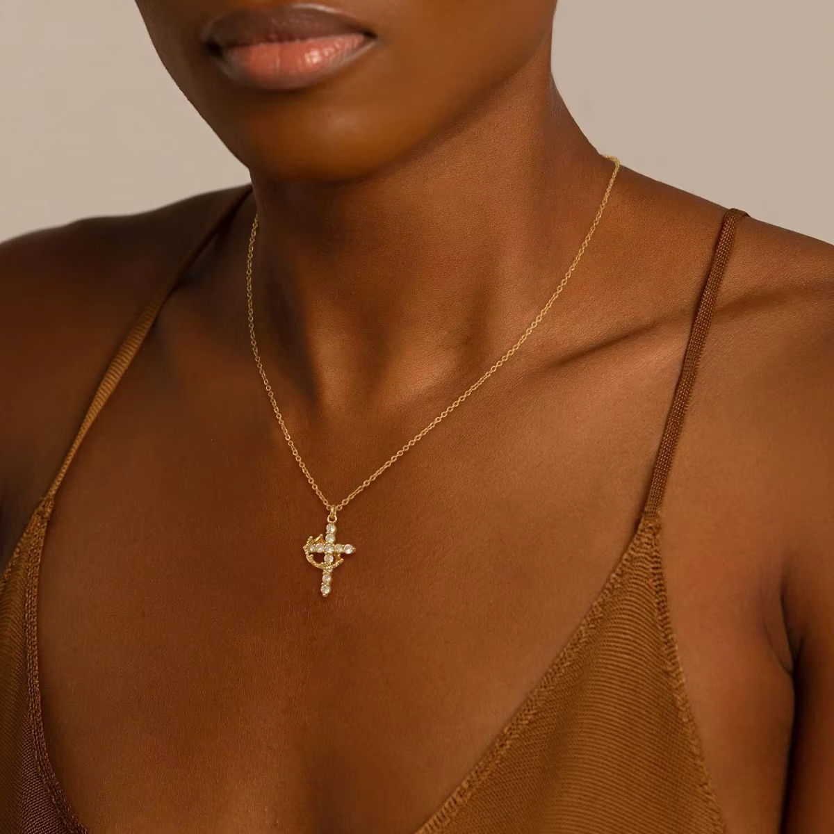 Collier croix de diamant pour femme