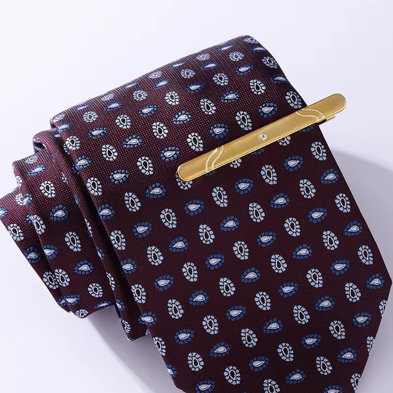 Fermoir à cravate élégant de couleur or pour hommes ; Accessoire idéal pour les mariés et les messieurs.