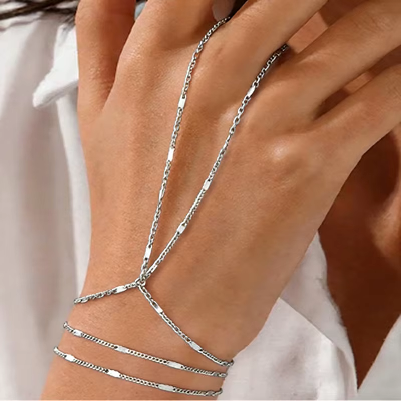 Bracelets minimalistes fins à chaîne connectée pour femmes