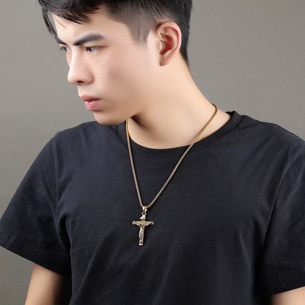 Collier croix premium pour femmes plaqué or 18 carats