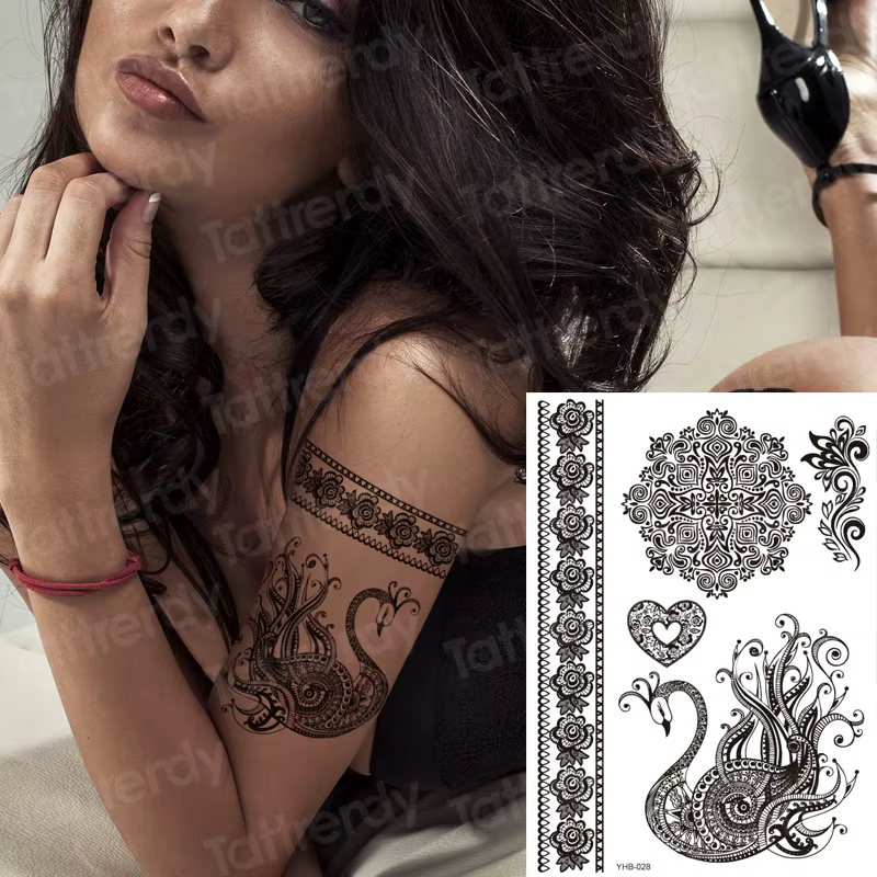 Autocollant de tatouage en dentelle de henné noir pour femmes