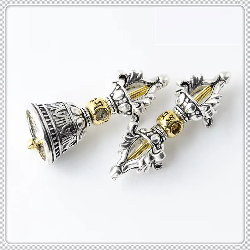 Pilon Vajra plaqué argent antique
