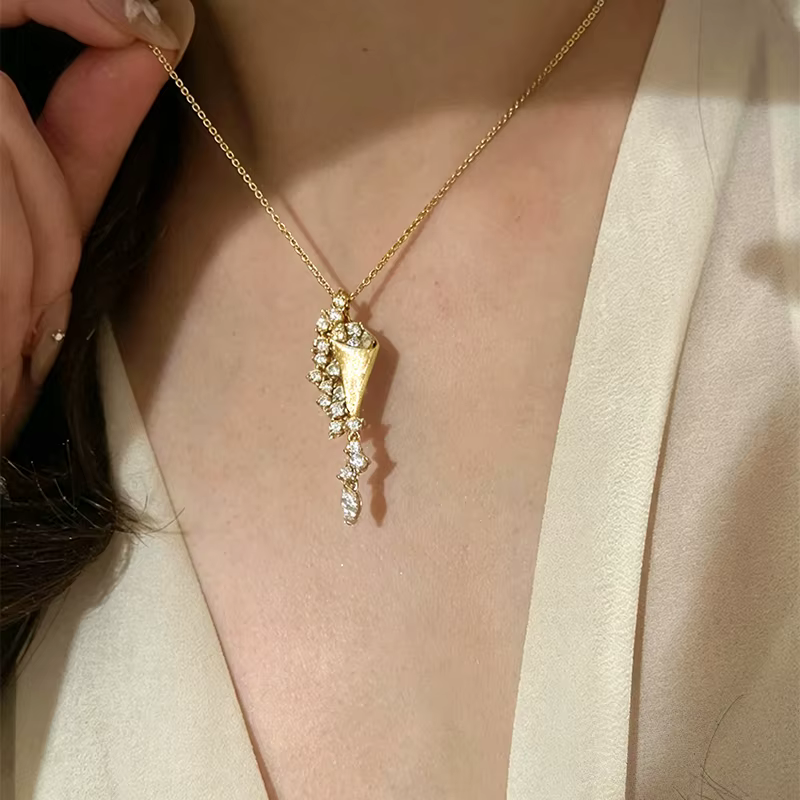 Collier en moissanite taille marquise/ronde