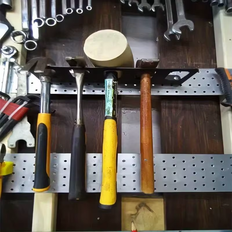 Organisation de garage avec support mural pour marteau en métal durable