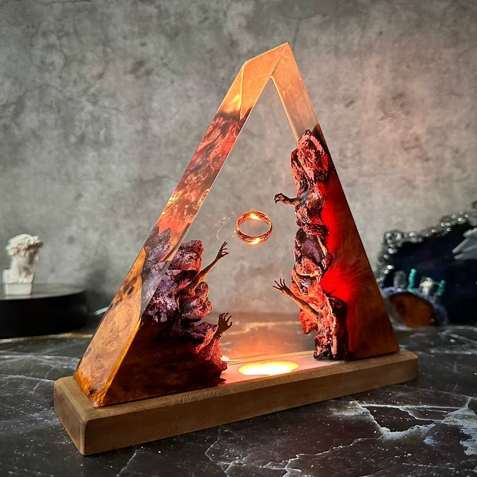 Lampe d'art en résine époxy « The One Ring »