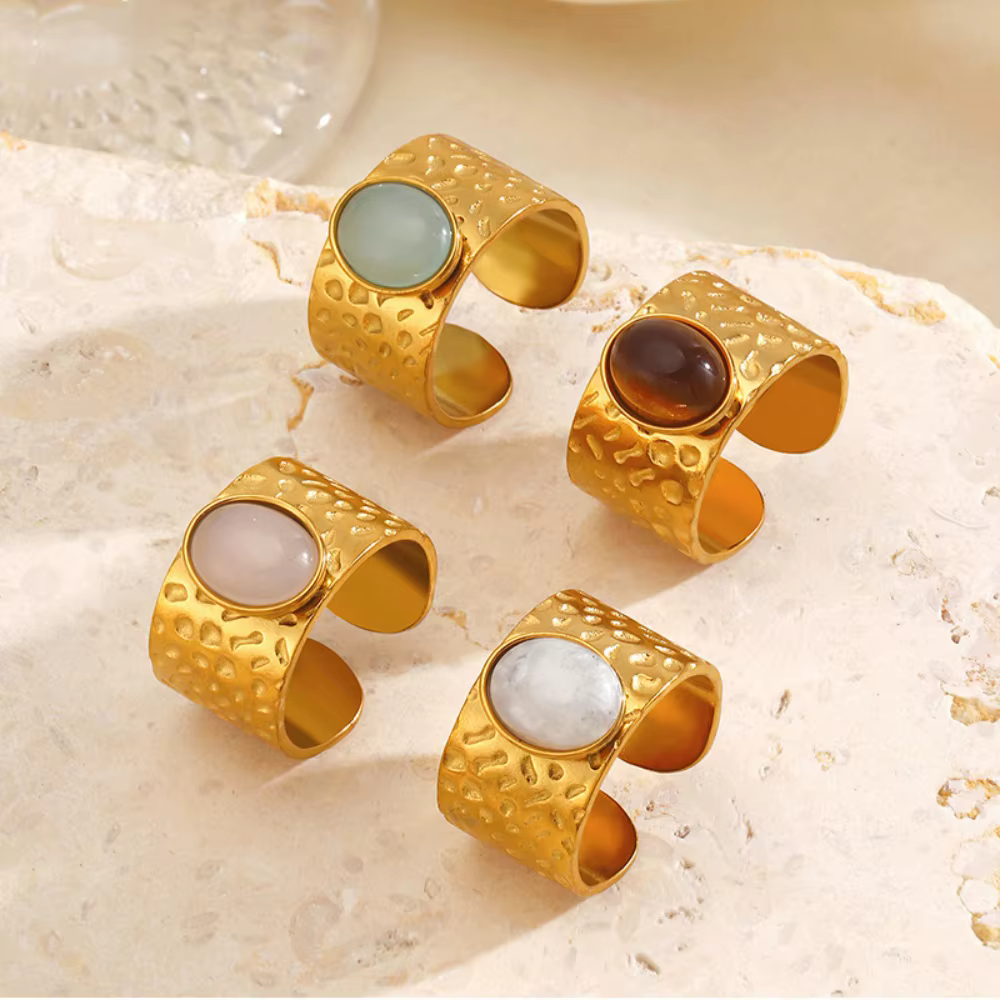 Bague ovale géométrique à la mode et tendance