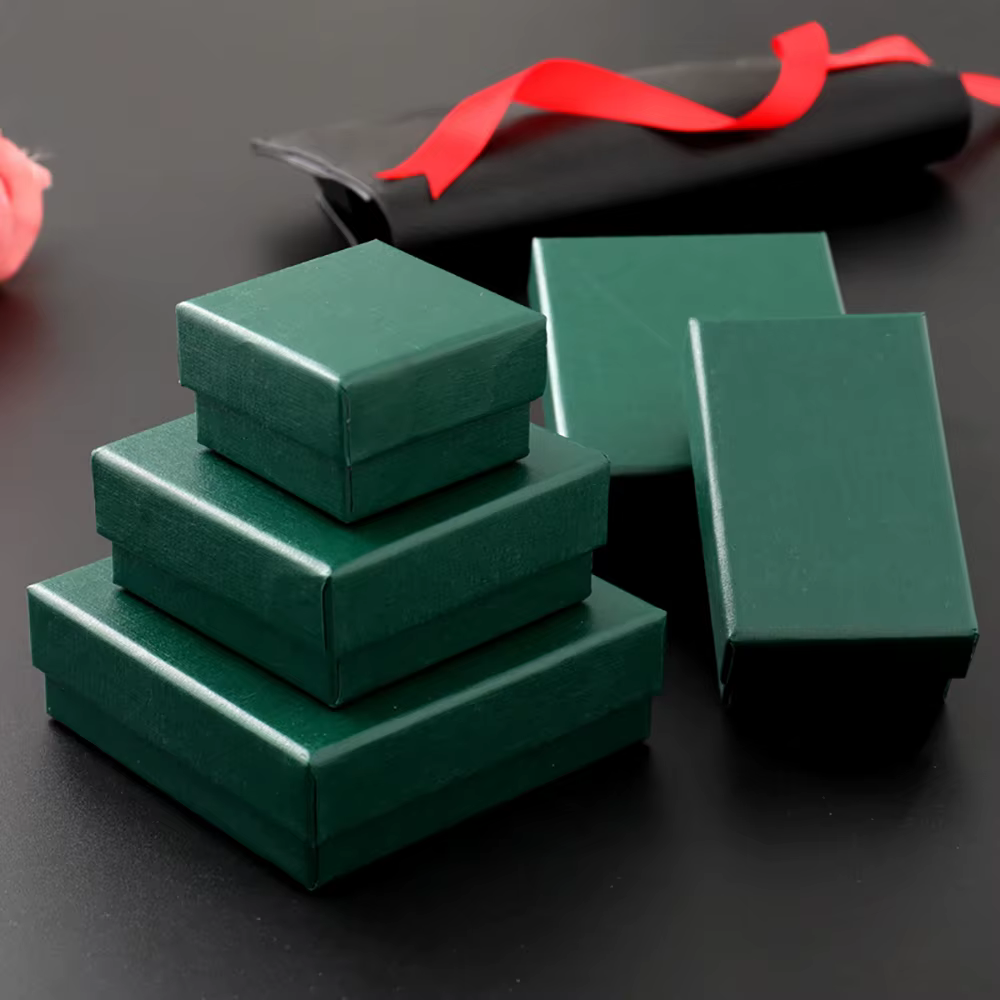 Lot de 12 boîtes de présentation de bijoux de luxe simples blanches en papier vert foncé pour bagues