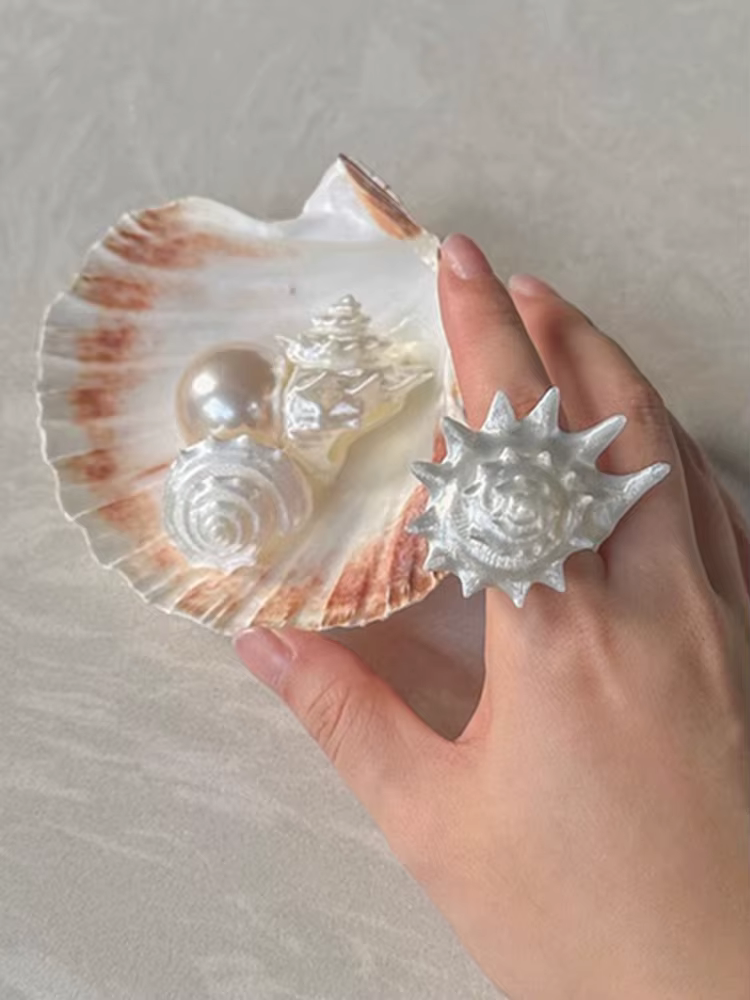 ZHUHE L'anneau conque de style rétro est un accessoire de bijoux parfait pour les femmes et un cadeau de fête pour leurs copines