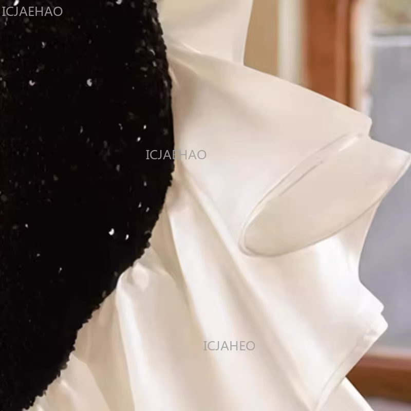 Robe de princesse sans bretelles à paillettes noires